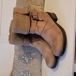 St Johns Bay Sherpa-lined Boots sz 7.5